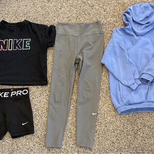 Girls Nike Bundle size Small